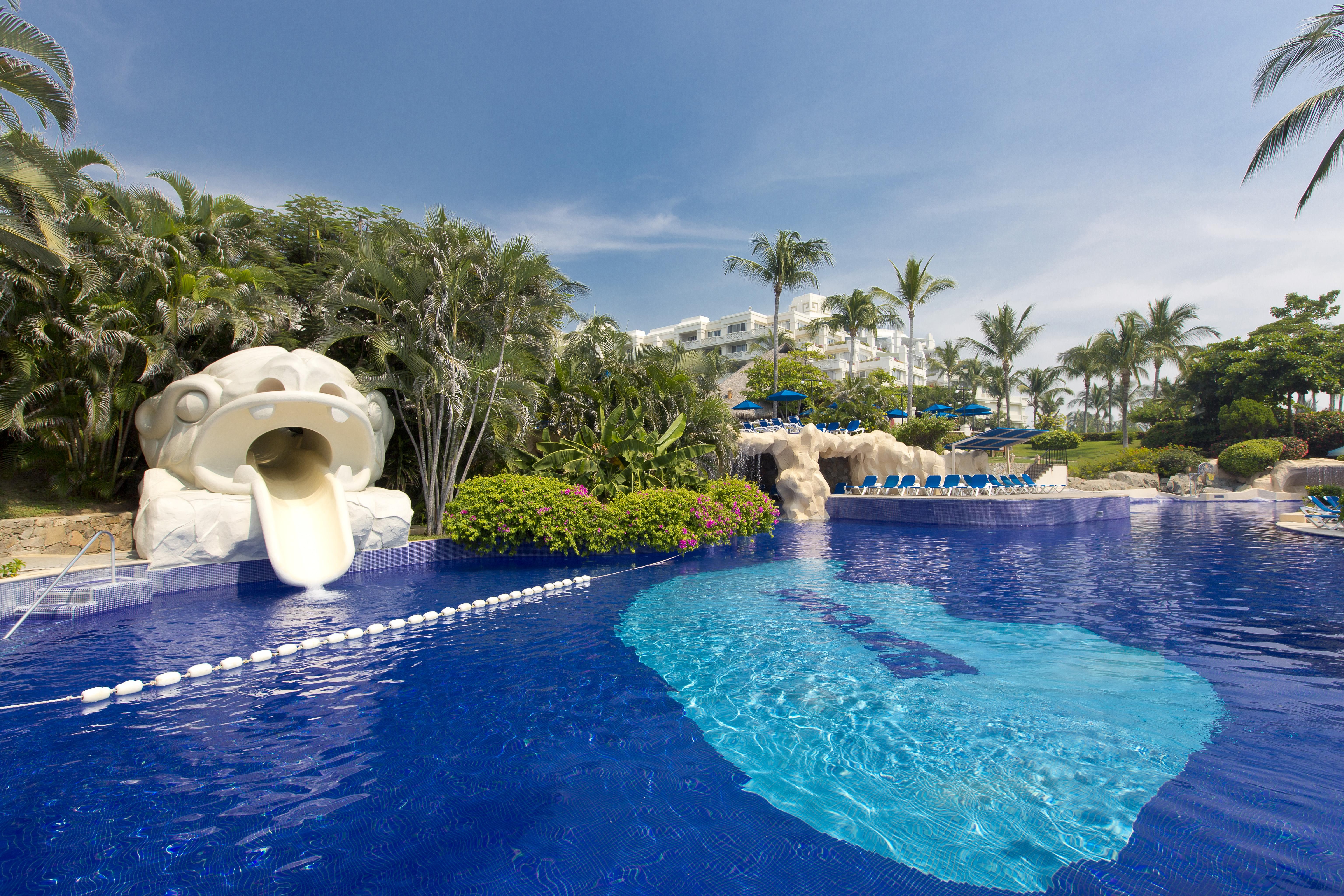 Barcelo Karmina Hotell Manzanillo Exteriör bild The water park at the Hard Rock Hotel