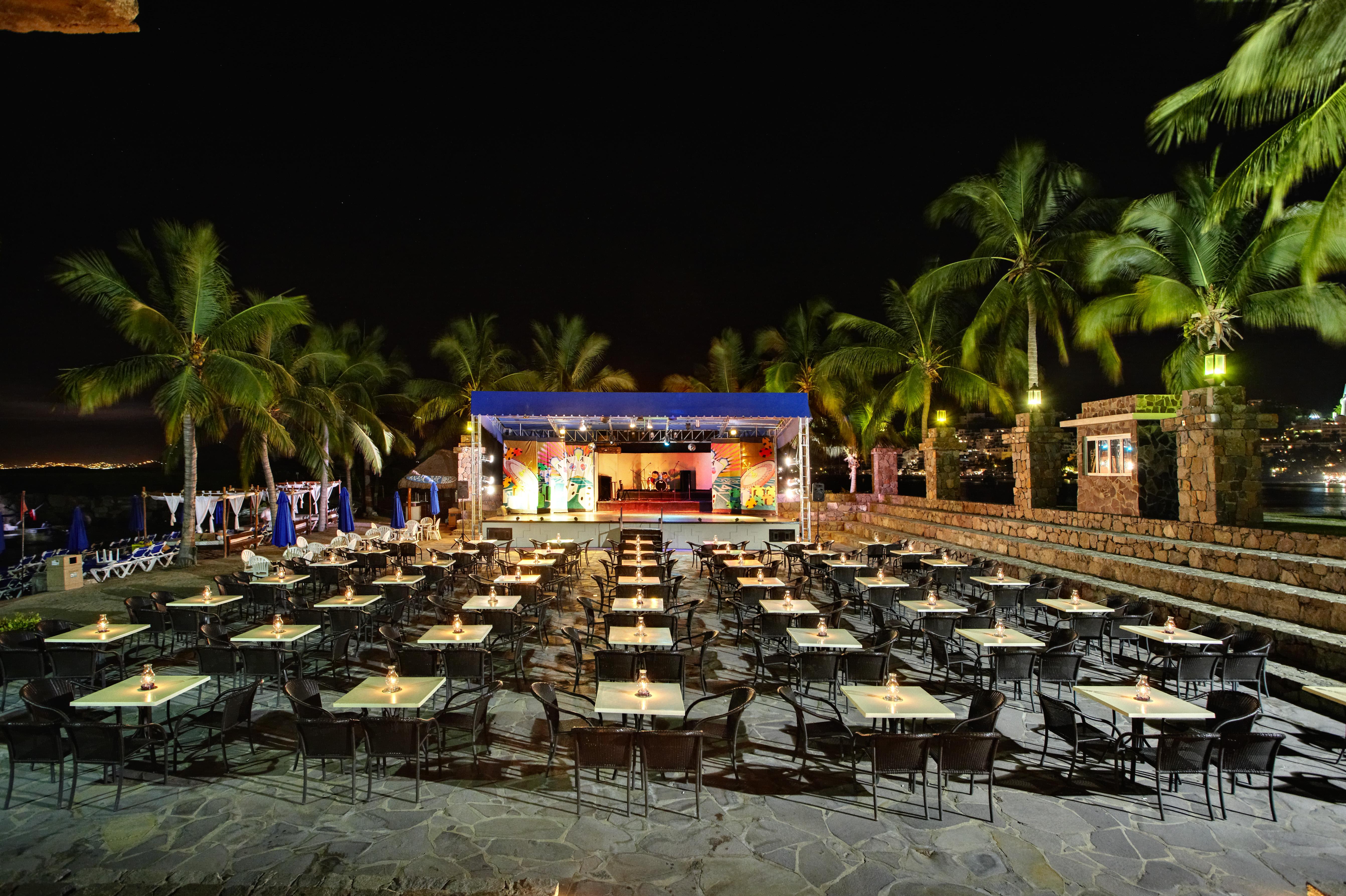 Barcelo Karmina Hotell Manzanillo Exteriör bild The stage at the resort