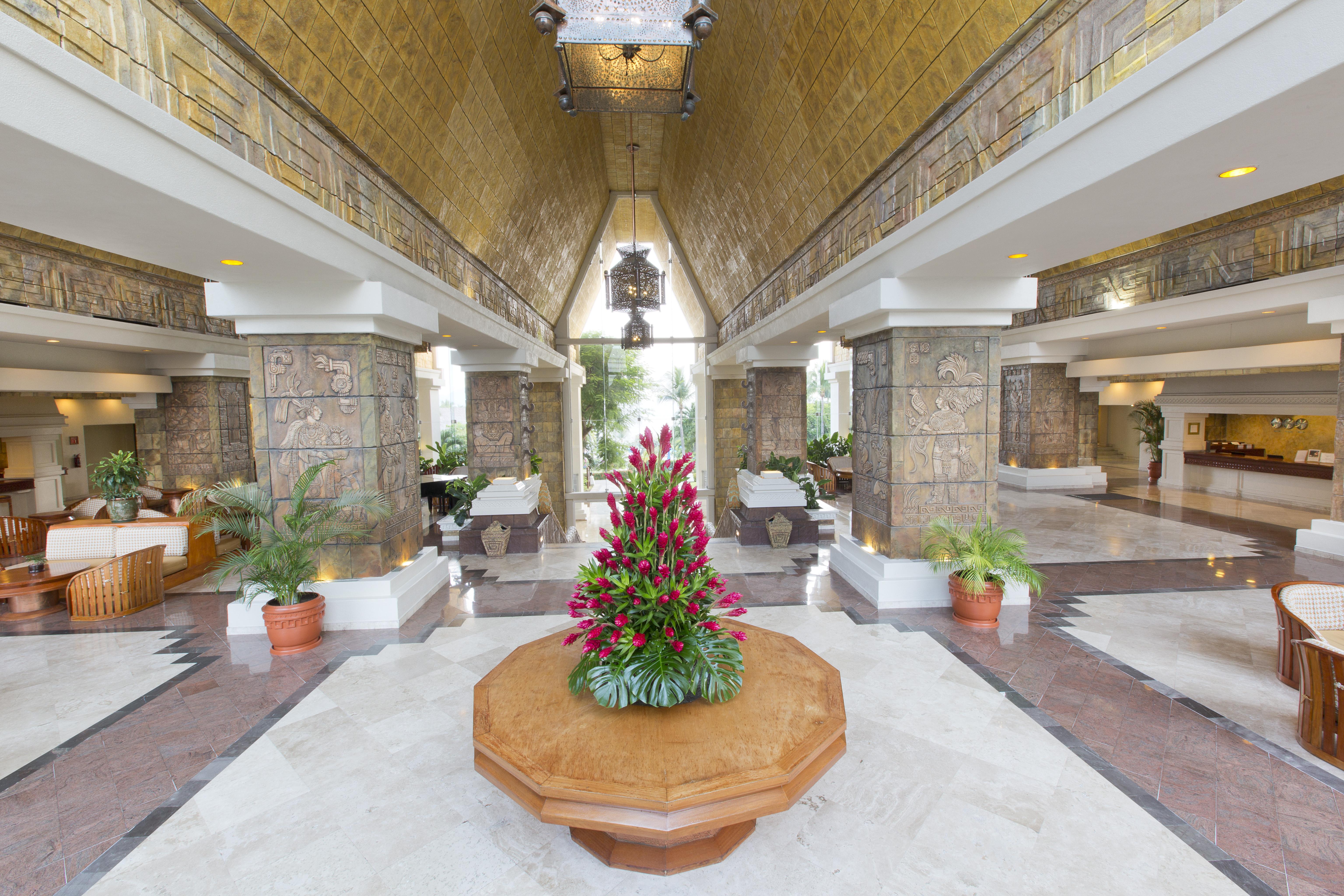 Barcelo Karmina Hotell Manzanillo Exteriör bild The lobby of the hotel