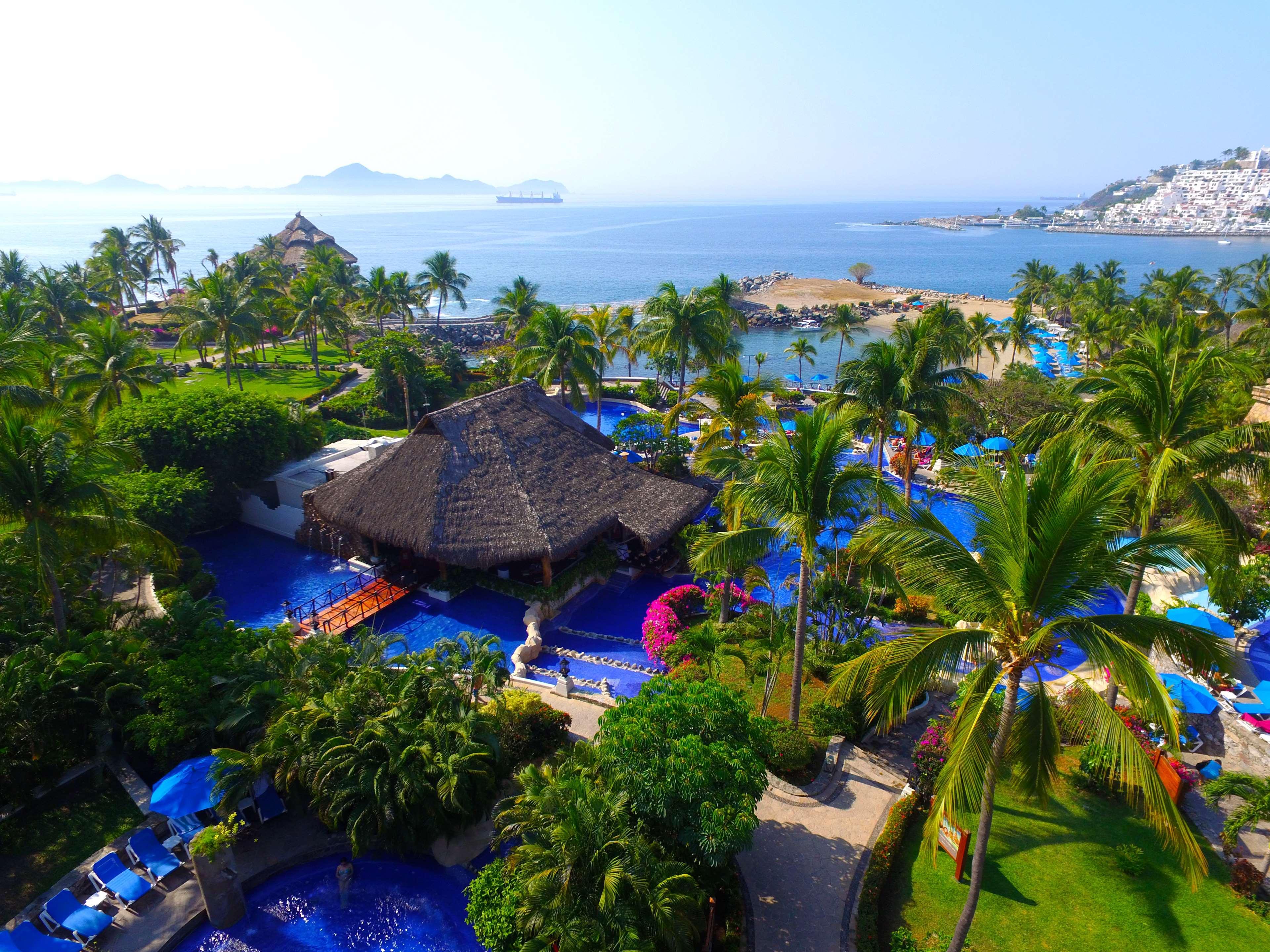 Barcelo Karmina Hotell Manzanillo Exteriör bild Aerial view of the resort