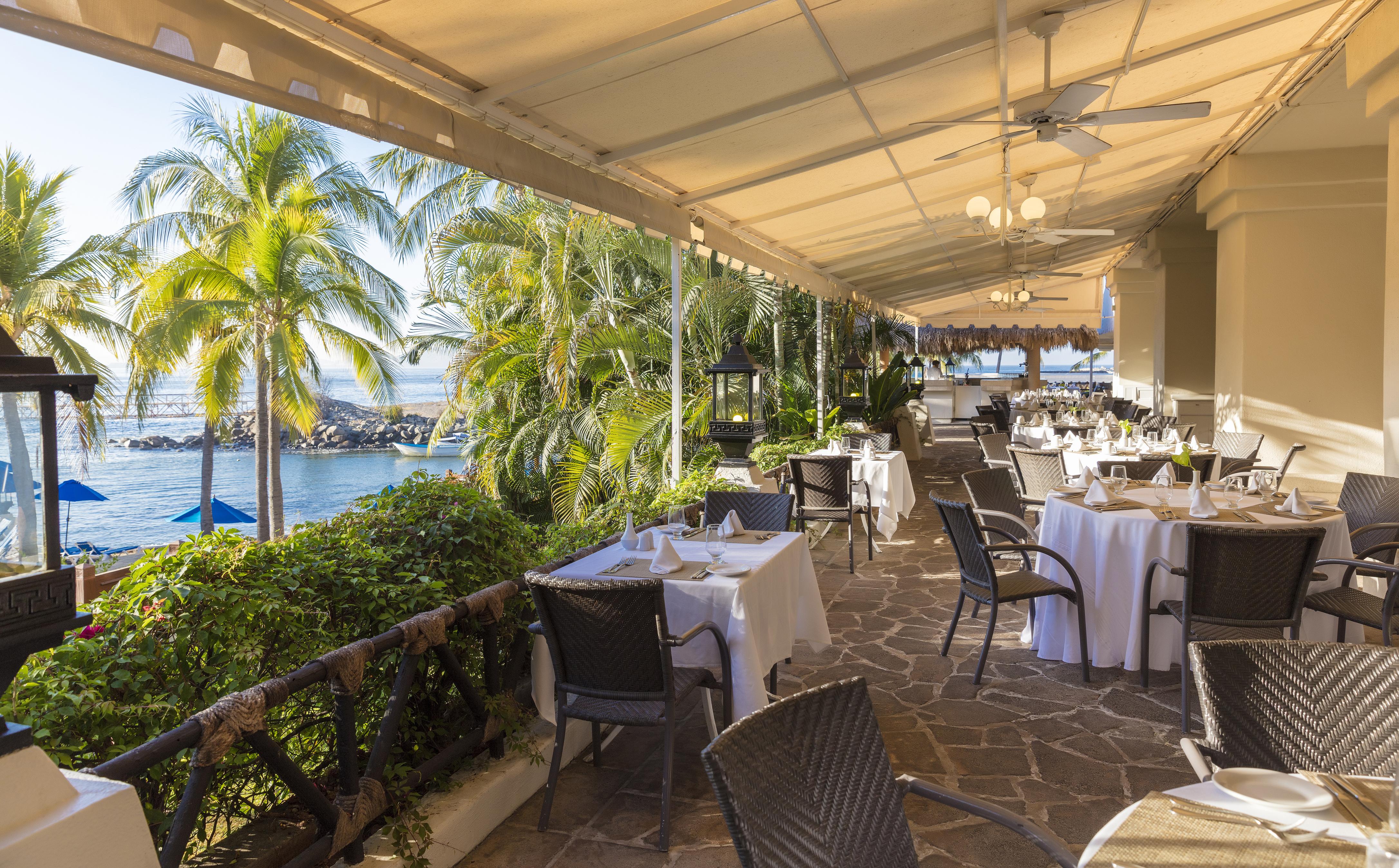 Barcelo Karmina Hotell Manzanillo Exteriör bild The Terrace at the Four Seasons Resort