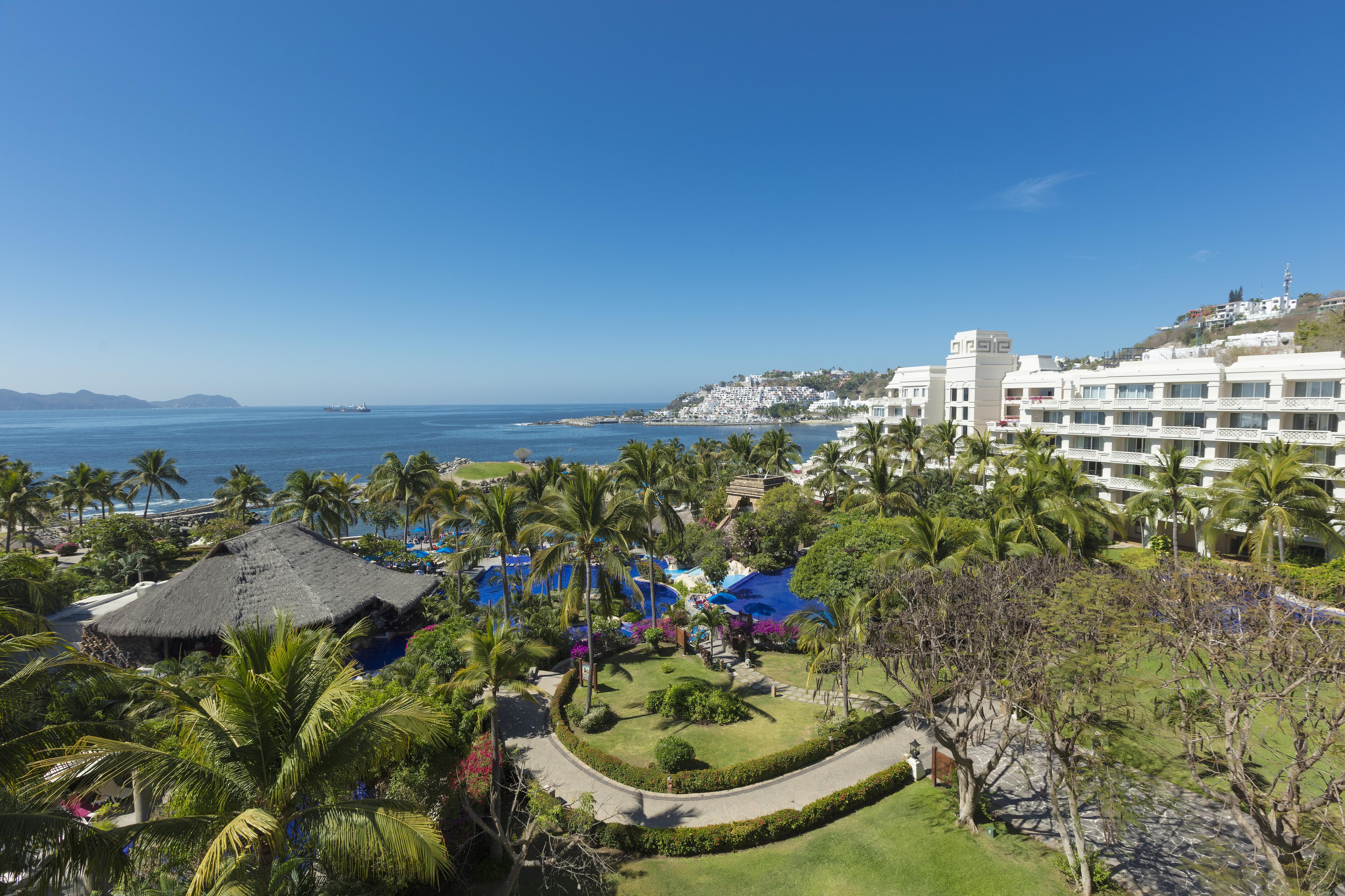 Barcelo Karmina Hotell Manzanillo Exteriör bild View of the Bay of Acapulco